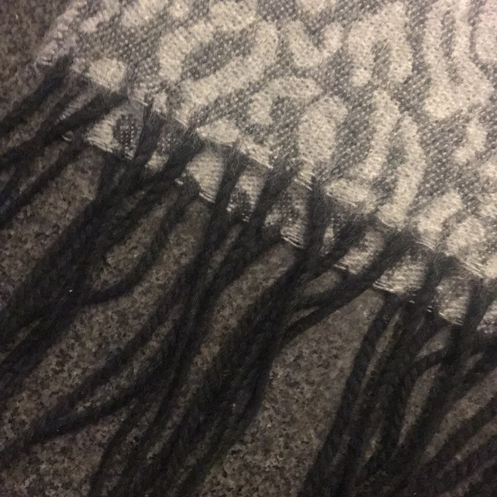 Scarf - Picture 4 of 5